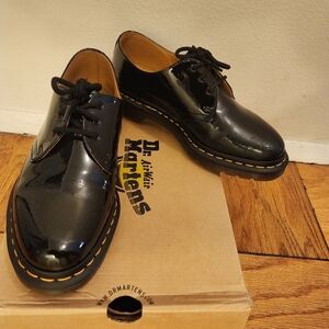 COPY - Preloved Patent Leather Dr. Martens